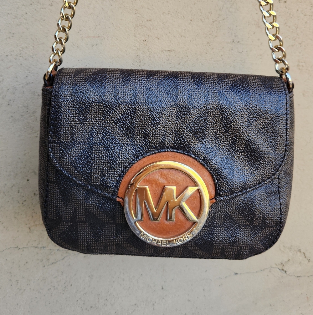 Michael Kors Fulton Crossbody Bag - Picture 3 of 12
